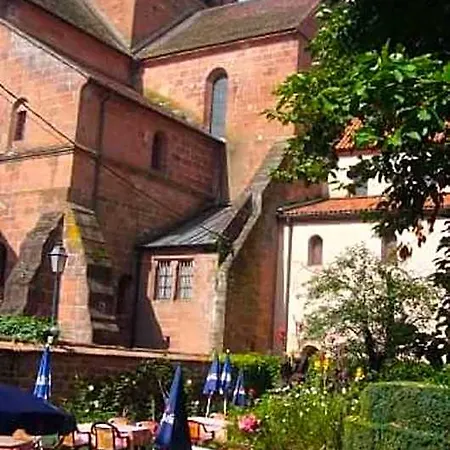 Отель Logis Hotel-restaurant Du Herrenstein