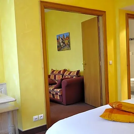 Отель Logis Hotel-restaurant Du Herrenstein