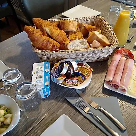 Отель Logis Hotel-restaurant Du Herrenstein