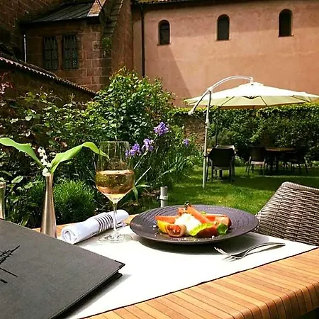 Logis Hotel-restaurant Du Herrenstein Отель Neuwiller-les-Saverne