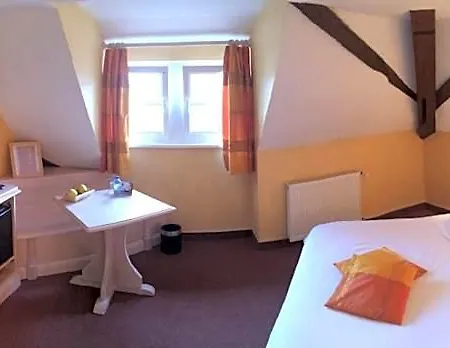 Отель Logis Hotel-restaurant Du Herrenstein 2*